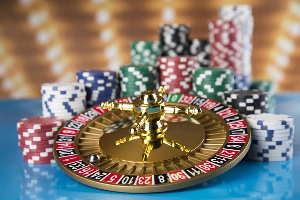 pursuer BandarQ live dealer table with multiple players seated in HD quality video stream